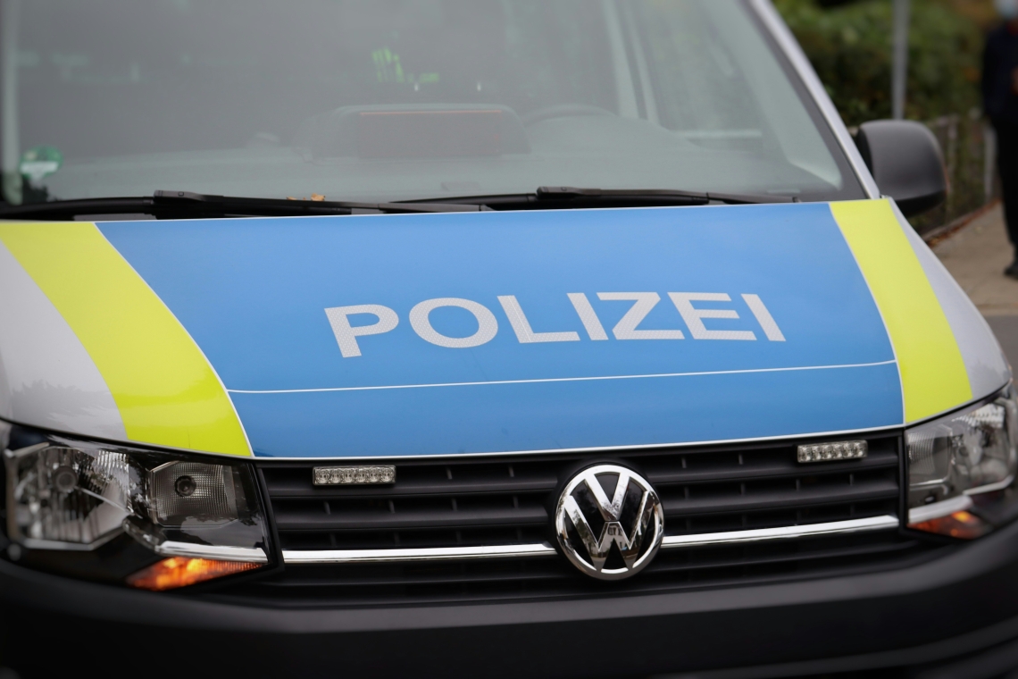 Unbekannter beschädigt Auto mutwillig - Polizei sucht Zeugen 